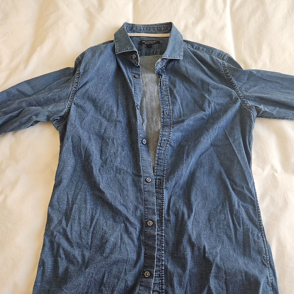 Men's long sleeve, stretch button down shirt